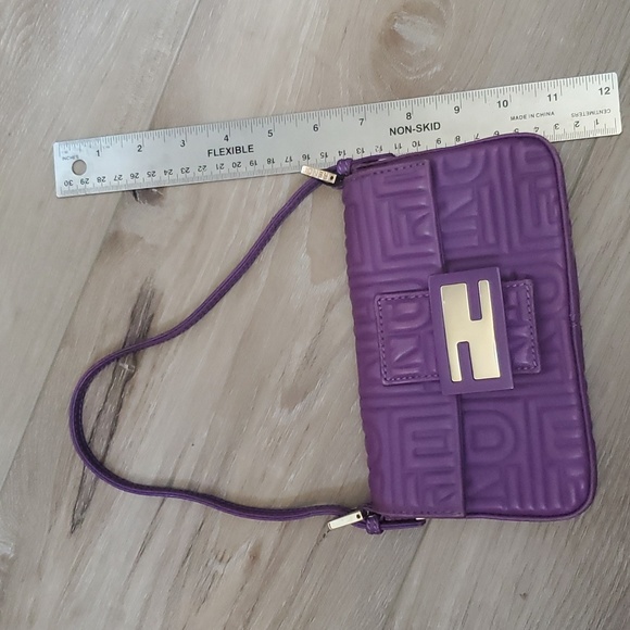 Fendi 2008 Leather Baguette Logo Embossed Mini - Picture 11 of 12